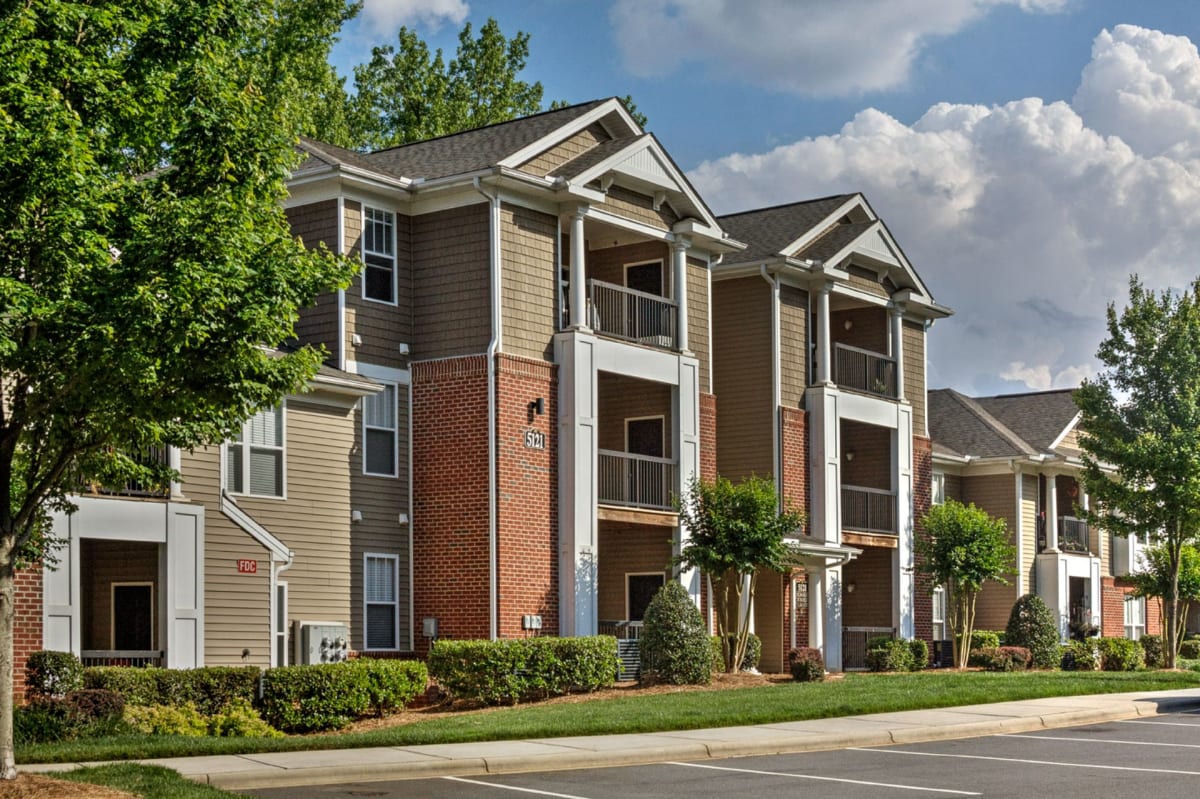Apartments near UNC Charlotte Photo Gallery Abberly Woods
